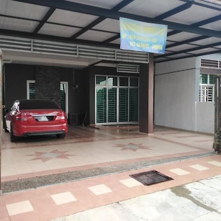 Farisha Homestay 阿罗士打 外观 照片