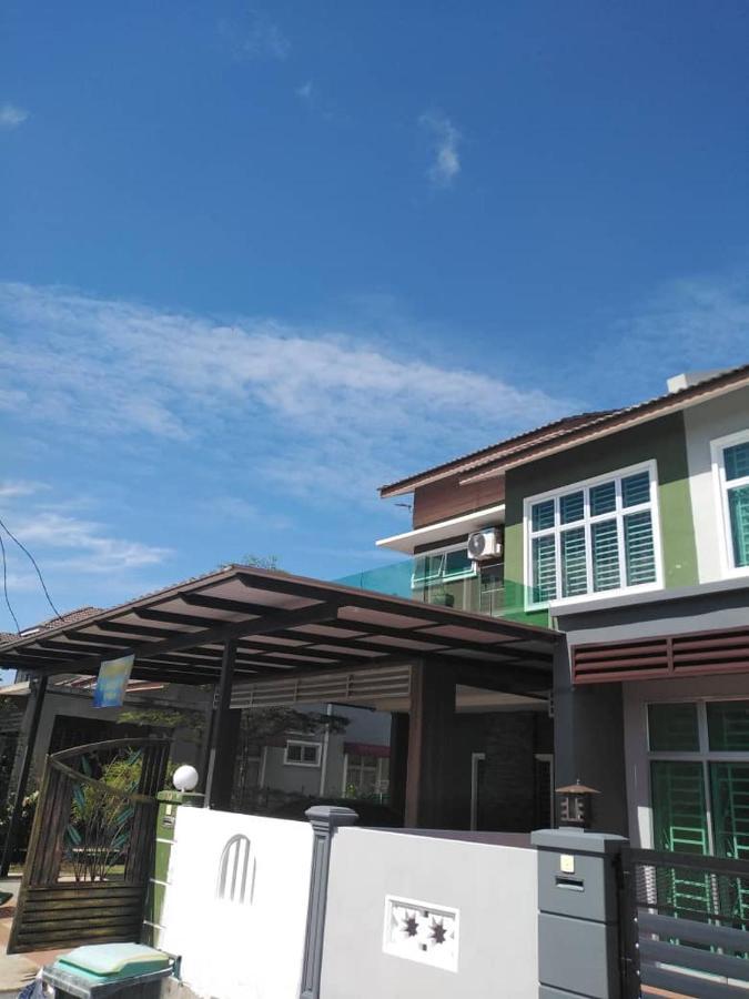 Farisha Homestay 阿罗士打 外观 照片